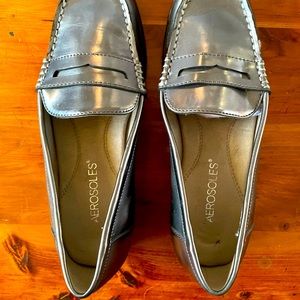 Brand new condition & never worn. VERY comfortable-. Very sharp looking loafer.